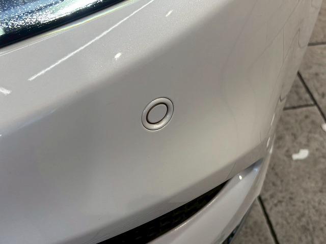 【クリアランスソナー】障害物との接近や距離を音やディスプレイ等で警告します。不慣れな駐車や安全を守ります。