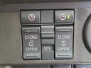 【両側電動スライドドア】運転席よりボタンひとつで開閉可能なスライドドアです。雨の日のお迎えの時など役立ちますね。