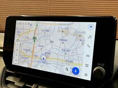 【メーカーオプションナビ】フルセグテレビやブルートゥース接続など多彩な機能を併せ持っており、インパネ周りがすっきりしてます！ 3