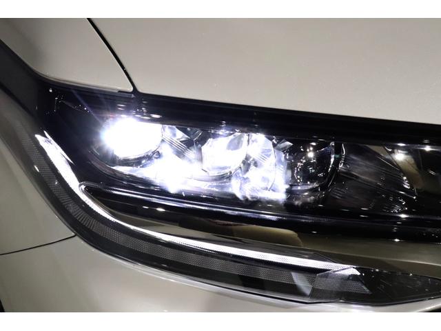 アルファード ２．５Ｓ　タイプゴールド　禁煙車　ムーンルーフ　３眼ＬＥＤヘッド　両側電動パワスラ　パワーバックドア　純正ナビ／フルセグＴＶ　Ｂカメラ　Ｂｌｕｅｔｏｏｔｈ／ＵＳＢ接続　クルコン　セーフティセンス　シーケンシャルランプ　ＥＴＣ（12枚目）