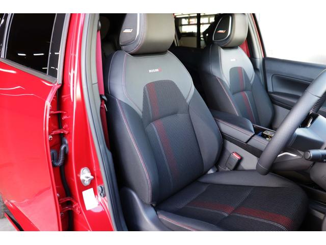 オーラ ニスモ　車検整備付／純正９インチナビＴＶ／プロパイロット／ＢＯＳＥサウンドシステム／全周囲カメラ／ワイヤレス充電／合皮コンビシート／ブラックルーフ／ステアリングヒーター／デジタルルームミラー／ＥＴＣ２．０（35枚目）