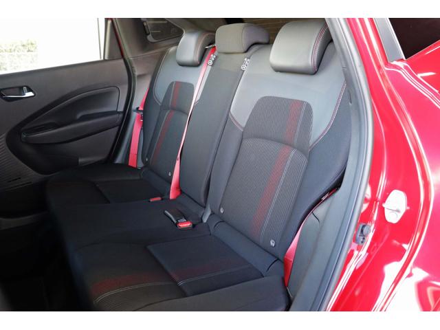 オーラ ニスモ　車検整備付／純正９インチナビＴＶ／プロパイロット／ＢＯＳＥサウンドシステム／全周囲カメラ／ワイヤレス充電／合皮コンビシート／ブラックルーフ／ステアリングヒーター／デジタルルームミラー／ＥＴＣ２．０（38枚目）