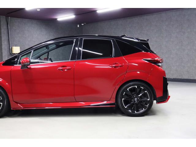 オーラ ニスモ　車検整備付／純正９インチナビＴＶ／プロパイロット／ＢＯＳＥサウンドシステム／全周囲カメラ／ワイヤレス充電／合皮コンビシート／ブラックルーフ／ステアリングヒーター／デジタルルームミラー／ＥＴＣ２．０（48枚目）
