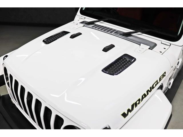 ジープ・ラングラーアンリミテッド サハラ　リフトＵＰ／Ｒ１７ＡＷエクストリームＪ／ＢＦグッドリッチ／ジャオスＢＡＴＴＬＥＺマフラー／テラフレックス／レッドシートカバー／前面衝突警報／レーダークルーズ／純正８．４インチフルセグナビ／バックトレイ（9枚目）