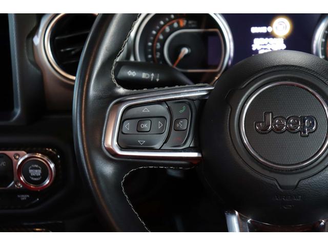 ジープ・ラングラーアンリミテッド サハラ　リフトＵＰ／Ｒ１７ＡＷエクストリームＪ／ＢＦグッドリッチ／ジャオスＢＡＴＴＬＥＺマフラー／テラフレックス／レッドシートカバー／前面衝突警報／レーダークルーズ／純正８．４インチフルセグナビ／バックトレイ（31枚目）