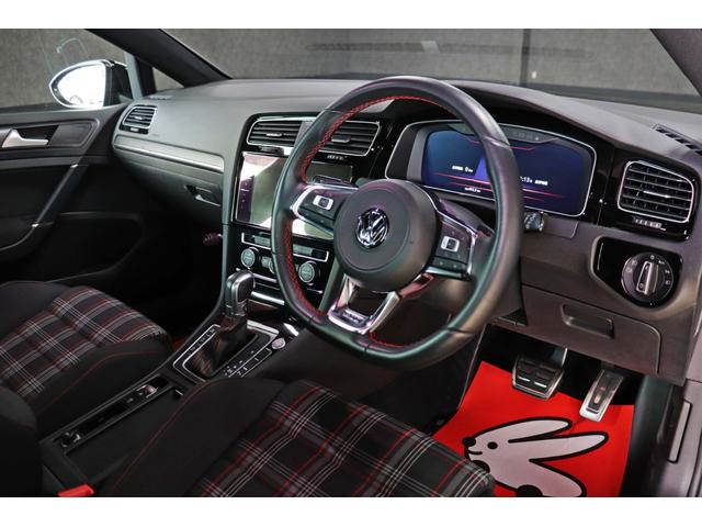 ゴルフＧＴＩ ダイナミック　ディスカバープロナビ／９．２型地デジＴＶ／大型デジタルメーター／専用１８ＡＷ／レッドブレーキキャリパー／アダプティブシャシーＣ／ＰＤＣ（前後）／ＡＣＣ／チェック柄シート／ＬＥＤヘッド／ＤＣＬ／ＥＴＣ（27枚目）