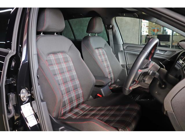 ゴルフＧＴＩ ダイナミック　ディスカバープロナビ／９．２型地デジＴＶ／大型デジタルメーター／専用１８ＡＷ／レッドブレーキキャリパー／アダプティブシャシーＣ／ＰＤＣ（前後）／ＡＣＣ／チェック柄シート／ＬＥＤヘッド／ＤＣＬ／ＥＴＣ（33枚目）