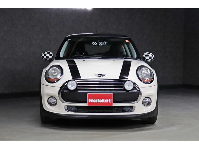 ＭＩＮＩ ワン　１オーナー／クールパッケージ／ナビゲーションパッケージ／禁煙／ＥＴＣ／チェッカーフラッグ柄ドアミラーカバー／８．８インチディスプレイナビ／ドライブレコーダー／スペアキー／ＵＳＢ接続／Ｂｌｕｅｔｏｏｔｈ（8枚目）