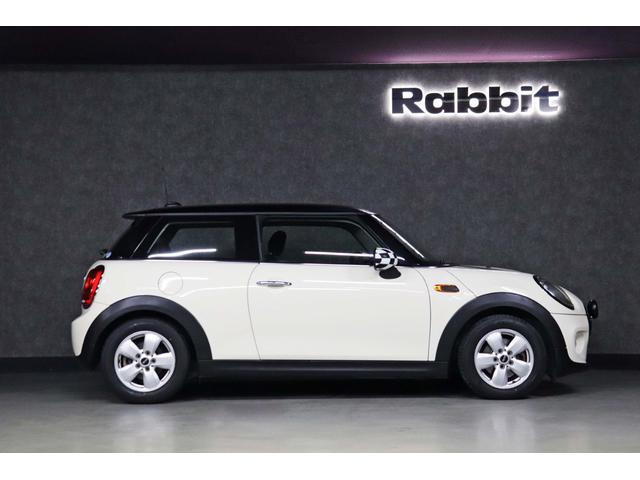 ＭＩＮＩ ワン　１オーナー／クールパッケージ／ナビゲーションパッケージ／禁煙／ＥＴＣ／チェッカーフラッグ柄ドアミラーカバー／８．８インチディスプレイナビ／ドライブレコーダー／スペアキー／ＵＳＢ接続／Ｂｌｕｅｔｏｏｔｈ（13枚目）