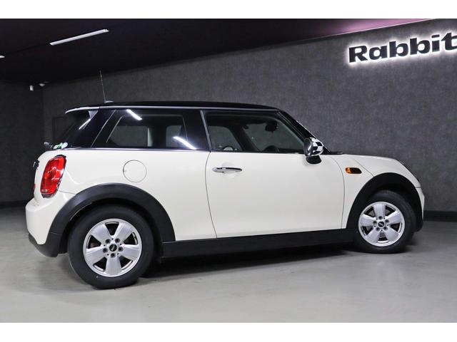 ＭＩＮＩ ワン　１オーナー／クールパッケージ／ナビゲーションパッケージ／禁煙／ＥＴＣ／チェッカーフラッグ柄ドアミラーカバー／８．８インチディスプレイナビ／ドライブレコーダー／スペアキー／ＵＳＢ接続／Ｂｌｕｅｔｏｏｔｈ（14枚目）