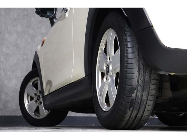 ＭＩＮＩ ワン　１オーナー／クールパッケージ／ナビゲーションパッケージ／禁煙／ＥＴＣ／チェッカーフラッグ柄ドアミラーカバー／８．８インチディスプレイナビ／ドライブレコーダー／スペアキー／ＵＳＢ接続／Ｂｌｕｅｔｏｏｔｈ（18枚目）