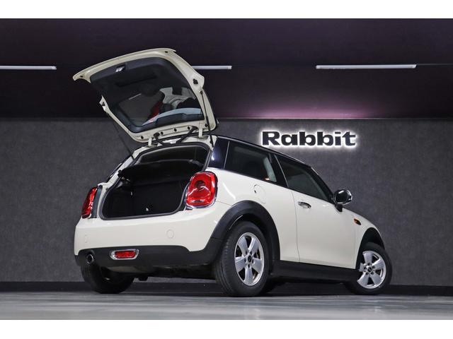 ＭＩＮＩ ワン　１オーナー／クールパッケージ／ナビゲーションパッケージ／禁煙／ＥＴＣ／チェッカーフラッグ柄ドアミラーカバー／８．８インチディスプレイナビ／ドライブレコーダー／スペアキー／ＵＳＢ接続／Ｂｌｕｅｔｏｏｔｈ（21枚目）