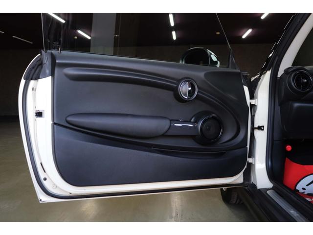 ＭＩＮＩ ワン　１オーナー／クールパッケージ／ナビゲーションパッケージ／禁煙／ＥＴＣ／チェッカーフラッグ柄ドアミラーカバー／８．８インチディスプレイナビ／ドライブレコーダー／スペアキー／ＵＳＢ接続／Ｂｌｕｅｔｏｏｔｈ（23枚目）