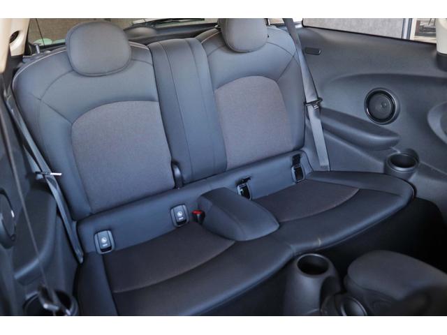 ＭＩＮＩ ワン　１オーナー／クールパッケージ／ナビゲーションパッケージ／禁煙／ＥＴＣ／チェッカーフラッグ柄ドアミラーカバー／８．８インチディスプレイナビ／ドライブレコーダー／スペアキー／ＵＳＢ接続／Ｂｌｕｅｔｏｏｔｈ（31枚目）