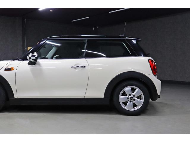 ＭＩＮＩ ワン　１オーナー／クールパッケージ／ナビゲーションパッケージ／禁煙／ＥＴＣ／チェッカーフラッグ柄ドアミラーカバー／８．８インチディスプレイナビ／ドライブレコーダー／スペアキー／ＵＳＢ接続／Ｂｌｕｅｔｏｏｔｈ（42枚目）