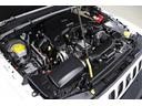 ジープ・ラングラーアンリミテッド サハラ　リフトＵＰ／Ｒ１７ＡＷエクストリームＪ／ＢＦグッドリッチ／ジャオスＢＡＴＴＬＥＺマフラー／テラフレックス／レッドシートカバー／前面衝突警報／レーダークルーズ／純正８．４インチフルセグナビ／バックトレイ（4枚目）