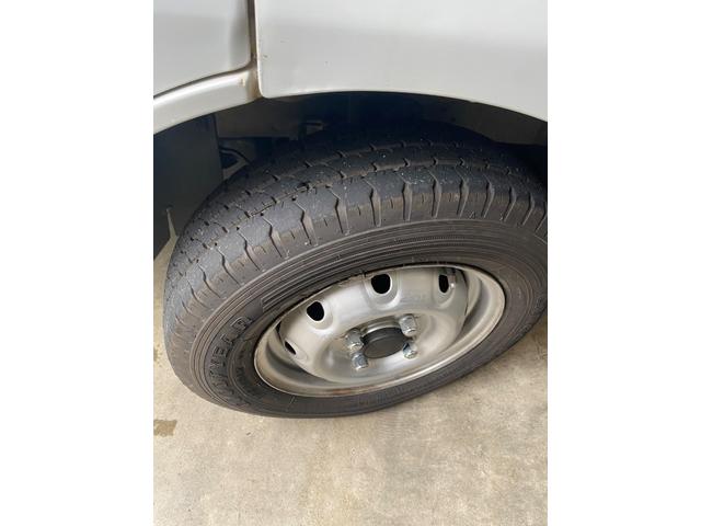 キャリイトラック KUスペシャル パワゲト 4wd エアコン パワステ エンジン チェーン ミッション(8枚目)