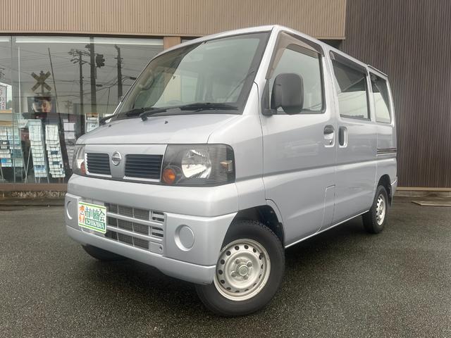 クリッパーバン DX 4WD 5速マニュアル車 エアコン パワステ ライトレベライザー エアバッグ フロアマット ドアバイザー 純正ラジオ(2枚目)