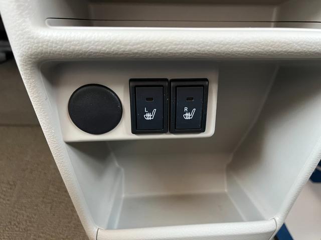 アルトラパン Ｓ　レーダーブレーキサポート　４ＷＤ　ＨＩＤヘッドランプ　フロント左右シートヒーター　社外ナビＴＶ　バックカメラ　スマートキー　プッシュスタート　電格ミラー　レザーステアリング　ホワイトルーフ（17枚目）