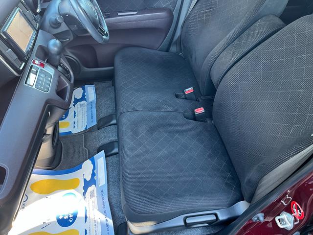 N-ONE プレミアム・Lパッケージ HIDヘッドランプ スマートキー プッシュスタート 社外ナビTV 電格ミラー トップシェイドガラス 純正14インチアルミ リアスポイラー レザーステアリング ドアバイザー フロアマット(21枚目)