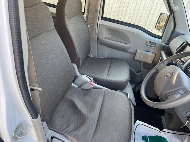 NV100クリッパーバン DX セーフティパッケージ インテリジェントエマージェンシーブレーキ キーレス 社外ナビTV バックカメラ ETC ハイルーフ プライバシーガラス 社外フロントパワーウインドウ ドライブレコーダー(22枚目)