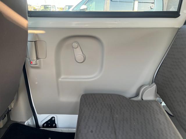 NV100クリッパーバン DX セーフティパッケージ インテリジェントエマージェンシーブレーキ キーレス 社外ナビTV バックカメラ ETC ハイルーフ プライバシーガラス 社外フロントパワーウインドウ ドライブレコーダー(39枚目)