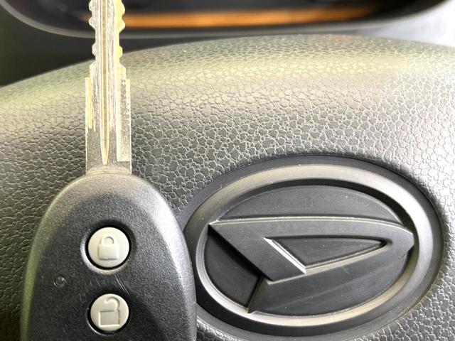 L 禁煙車 CD再生 アイドリングストップ アイボリーインテリア プライバシーガラス 盗難防止装置 ヘッドライトレベライザー(6枚目)