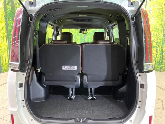 ハイブリッドGi プレミアムパッケージ トヨタセーフティセンス 禁煙車 純正10型SDナビ 両側電動スライドドア ETC バックカメラ フルセグTV Bluetooth接続 前席シートヒーター ハーフレザーシート LEDヘッドライト(12枚目)