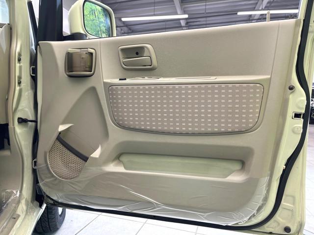 S 禁煙車 電動格納ミラー オーディオ CD再生 アイボリーインテリア ベンチシート プライバシーガラス トラクションコントロール(33枚目)