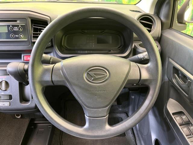 L SAIII 純正CDオーディオ 禁煙車 車線逸脱警報 踏み間違い防止 オートマチックハイビーム 横滑り防止装置 クリアランスソナー エアコン アイドリングストップ ドアバイザー 盗難防止装置 衝突安全ボディ(12枚目)