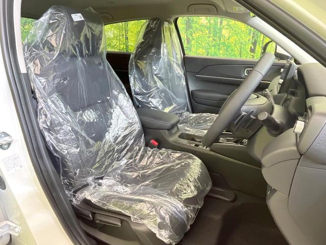 ヴェゼル ｅ：ＨＥＶ　Ｚ　登録済未使用車　メーカー９型ナビ　バックカメラ　コーナーセンサー　置くだけ充電　パワーバックドア　ブラインドスポットモニター　レーダークルーズ　ＬＥＤヘッドライト　ホンダセンシング　シートヒーター（8枚目）