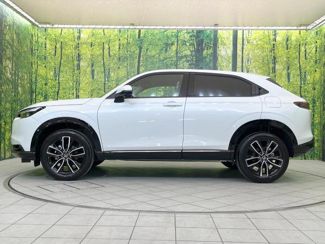 ヴェゼル ｅ：ＨＥＶ　Ｚ　登録済未使用車　メーカー９型ナビ　バックカメラ　コーナーセンサー　置くだけ充電　パワーバックドア　ブラインドスポットモニター　レーダークルーズ　ＬＥＤヘッドライト　ホンダセンシング　シートヒーター（24枚目）
