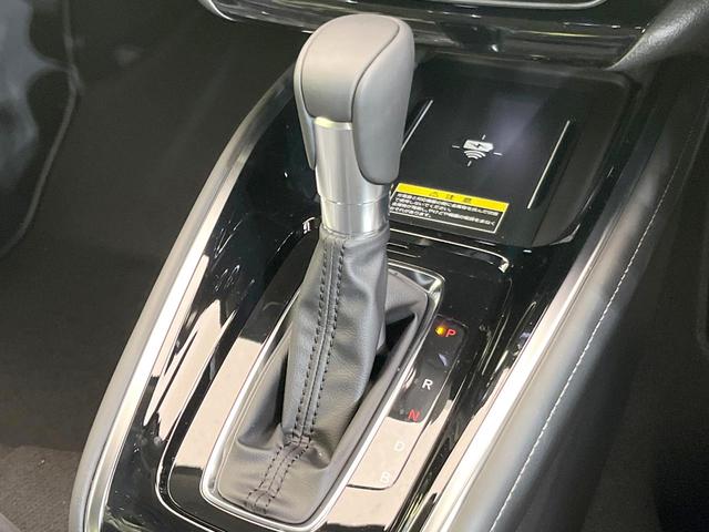 ヴェゼル ｅ：ＨＥＶ　Ｚ　登録済未使用車　メーカー９型ナビ　バックカメラ　コーナーセンサー　置くだけ充電　パワーバックドア　ブラインドスポットモニター　レーダークルーズ　ＬＥＤヘッドライト　ホンダセンシング　シートヒーター（36枚目）