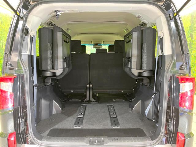 デリカＤ：５ Ｐ　４ＷＤ　両側電動ドア　衝突被害軽減システム　レーダークルーズ　禁煙車　電動リアゲート　パワーシート　スマートキー　ＬＥＤヘッド　オートハイビーム　車線逸脱警報　オートライト　デュアルエアコン（11枚目）
