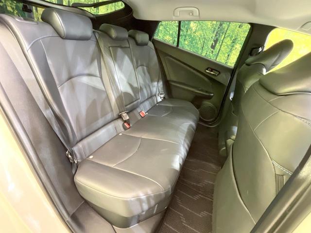 プリウス Ｓツーリングセレクション　純正９型ナビ　トヨタセーフティセンス　禁煙車　前席シートヒーター　レーダークルーズ　バックカメラ　ドラレコ　ビルドインＥＴＣ　スマートキー　ＬＥＤヘッド／フォグ　合皮シート　オートハイビーム（9枚目）