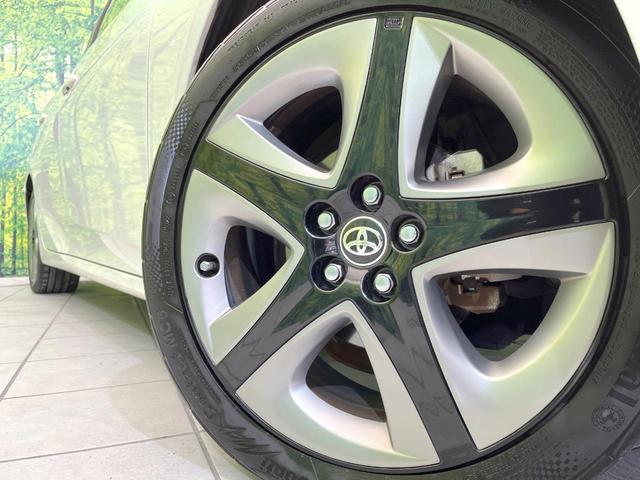 プリウス Ｓツーリングセレクション　純正９型ナビ　トヨタセーフティセンス　禁煙車　前席シートヒーター　レーダークルーズ　バックカメラ　ドラレコ　ビルドインＥＴＣ　スマートキー　ＬＥＤヘッド／フォグ　合皮シート　オートハイビーム（11枚目）