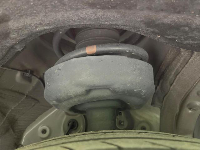 ヴォクシー ハイブリッドS-Z 14型後席モニター 10.5型純正ナビ 両側電動ドア 全周囲カメラ 電動リアゲート 後席オットマン 自働駐車 ETC レーダークルコン 衝突軽減 シートヒーター オートハイビーム LEDヘッドライト(20枚目)