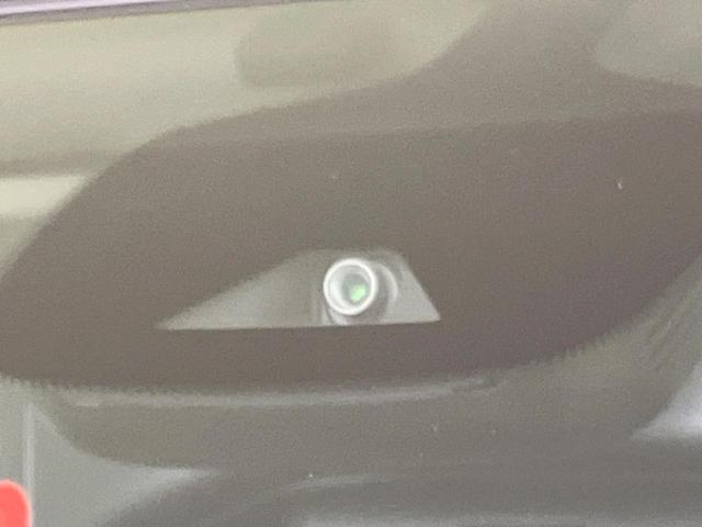 セレナ ｅ－パワー　ハイウェイスターＶ　純正１０型ナビ　両側電動ドア　プロパイロット　エマージェンシーブレーキ　禁煙車　全周囲カメラ　デジタルインナーミラー　ＢＳＭ　ドラレコ　ＥＴＣ　ＬＥＤヘッド／フォグ　リアオートエアコン　オートエアコン（26枚目）