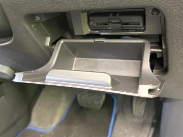 セレナ ｅ－パワー　ハイウェイスターＶ　純正１０型ナビ　両側電動ドア　プロパイロット　エマージェンシーブレーキ　禁煙車　全周囲カメラ　デジタルインナーミラー　ＢＳＭ　ドラレコ　ＥＴＣ　ＬＥＤヘッド／フォグ　リアオートエアコン　オートエアコン（52枚目）