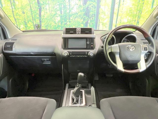 ランドクルーザープラド TX 禁煙車 4WD 純正SDナビ バックカメラ クルコン ETC Bluetooth接続 フロントフォグ オートライト オートエアコン スマートキー 電動格納ミラー ドアバイザー パワーステアリング(2枚目)