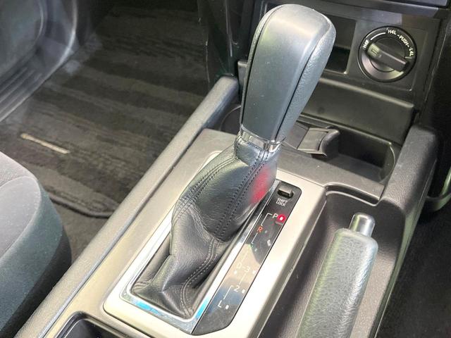 ランドクルーザープラド TX 禁煙車 4WD 純正SDナビ バックカメラ クルコン ETC Bluetooth接続 フロントフォグ オートライト オートエアコン スマートキー 電動格納ミラー ドアバイザー パワーステアリング(25枚目)