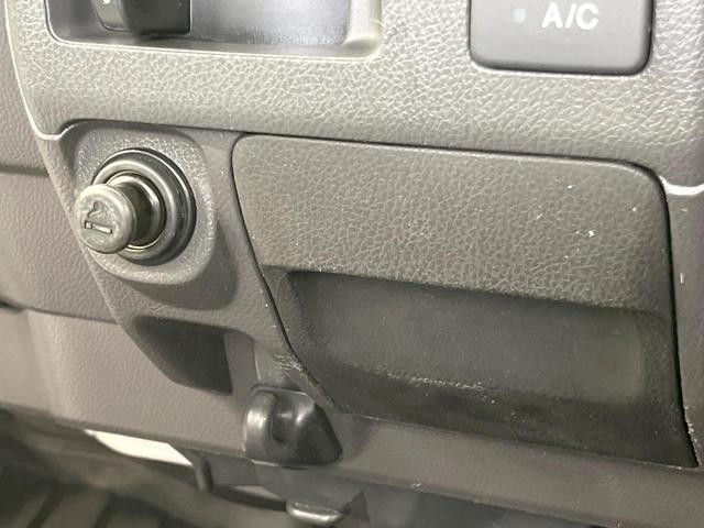 アクティトラック SDX 禁煙車 5速MT車 4WD FM/AMラジオ パワーステアリング 盗難防止装置 エアコン ヘッドライトレベライザー 荷台ランプ(28枚目)