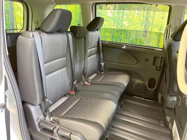 セレナ ハイウェイスターＶ　純正１０型ナビ　フリップダウンモニター　両側電動スライドドア　禁煙車　全周囲カメラ　プロパイロット　ＥＴＣ　ブラインドスポットモニター　ドライブレコーダー　Ｂｌｕｅｔｏｏｔｈ　デジタルインナーミラー（9枚目）