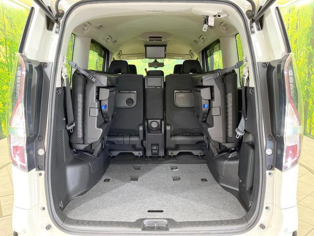 セレナ ハイウェイスターＶ　純正１０型ナビ　フリップダウンモニター　両側電動スライドドア　禁煙車　全周囲カメラ　プロパイロット　ＥＴＣ　ブラインドスポットモニター　ドライブレコーダー　Ｂｌｕｅｔｏｏｔｈ　デジタルインナーミラー（11枚目）