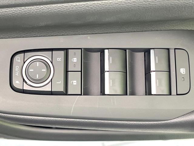 プリウス Z パノラマルーフ 12.3型ディスプレイオーディオ 全周囲カメラ 禁煙車 セーフティセンス トヨタチームメイト パワーバックドア BSM ETC ドライブレコーダーパワーシート シートエアコン(51枚目)