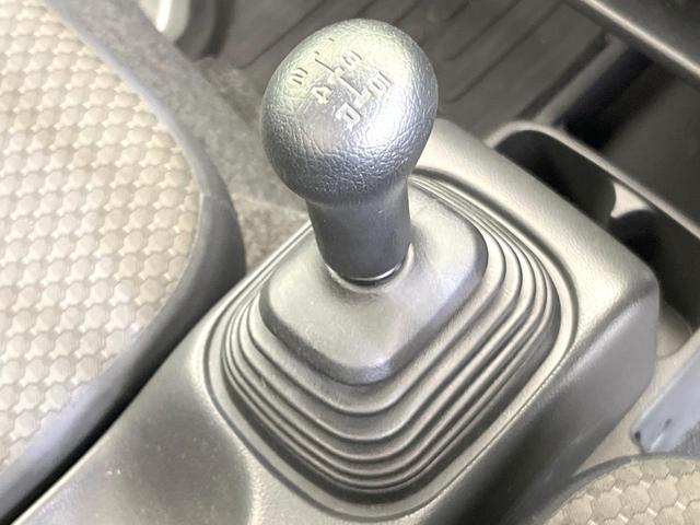 キャリイトラック KX 4WD MT車 衝突被害軽減システム 禁煙車 オートライト CDオーディオ パワーウィンドウ ヘッドライトレベライザー フォグライト 横滑り防止装置 車線逸脱警報(4枚目)