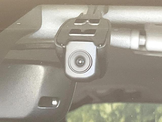 ヴェゼル ｅ：ＨＥＶ　Ｚ　純正８型ナビ　禁煙車　ホンダセンシング　アダプティブクルーズコントロール　バックカメラ　ドライブレコーダー　ＥＴＣ　Ｂｌｕｅｔｏｏｔｈ　シートヒーター　ステアリングヒーター　スマートキー　純正アルミ（7枚目）