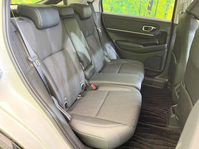 ヴェゼル ｅ：ＨＥＶ　Ｚ　純正８型ナビ　禁煙車　ホンダセンシング　アダプティブクルーズコントロール　バックカメラ　ドライブレコーダー　ＥＴＣ　Ｂｌｕｅｔｏｏｔｈ　シートヒーター　ステアリングヒーター　スマートキー　純正アルミ（9枚目）