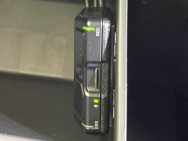 ヴェゼル ｅ：ＨＥＶ　Ｚ　純正８型ナビ　禁煙車　ホンダセンシング　アダプティブクルーズコントロール　バックカメラ　ドライブレコーダー　ＥＴＣ　Ｂｌｕｅｔｏｏｔｈ　シートヒーター　ステアリングヒーター　スマートキー　純正アルミ（44枚目）