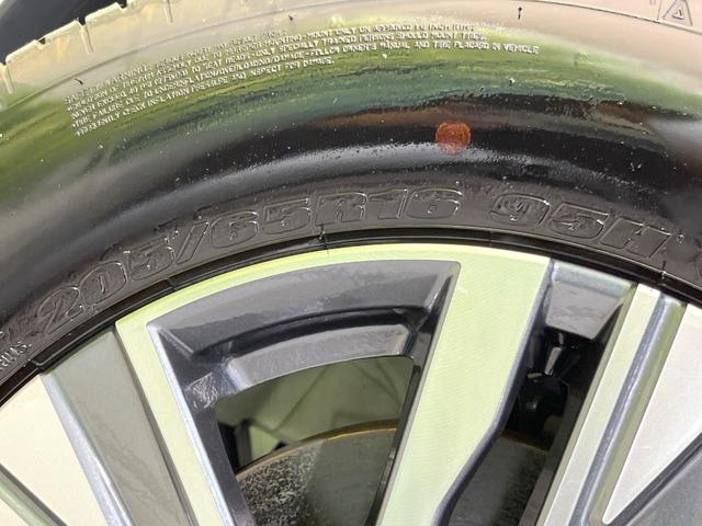 セレナ ｅ－パワー　ハイウェイスターＶ　１２．３型純正ナビ　両側電動ドア　全周囲カメラ　プロパイロット　禁煙車　デジタルインナーミラー　ブラインドスポットモニター　ＥＴＣ　ドラレコ　ＬＥＤヘッドライト　スマートキー　フルセグＴＶ（69枚目）